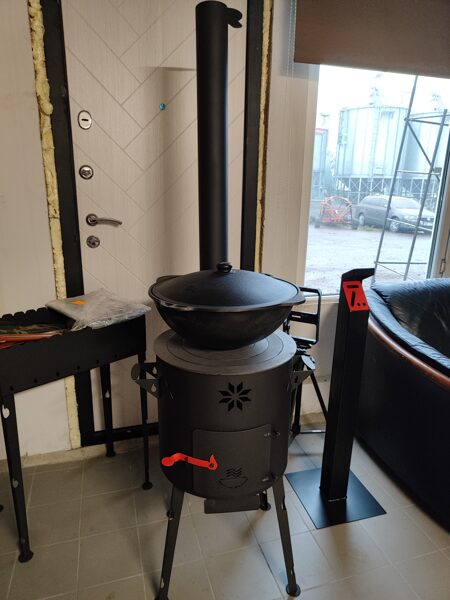 Stove for kazan with flue, flue shutter, ash box, draft hole, handles, collapsible legs, cast iron oven rings and kazan. (12l)