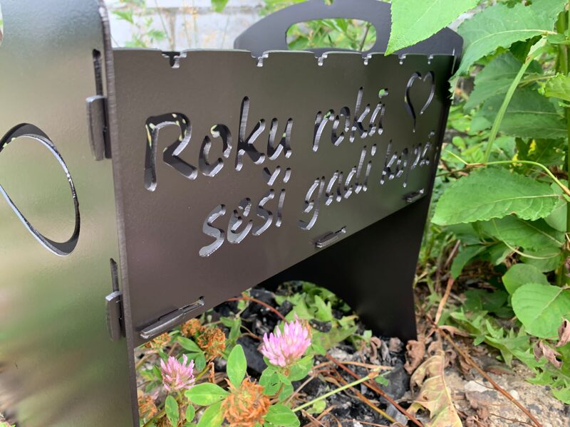 Roku rokā seši gadi kopā